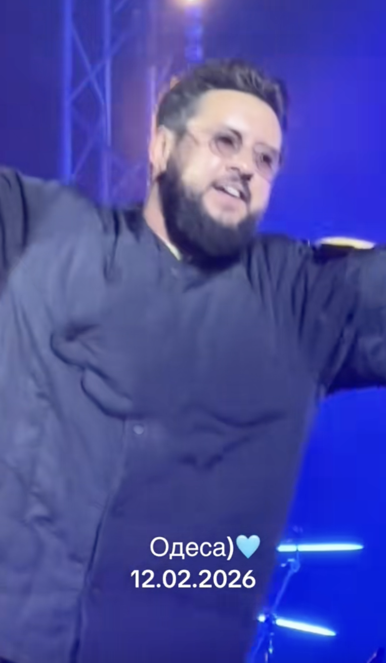 MONATIK змінився до невпізнаваності: у мережі обговорюють "нове обличчя" співака